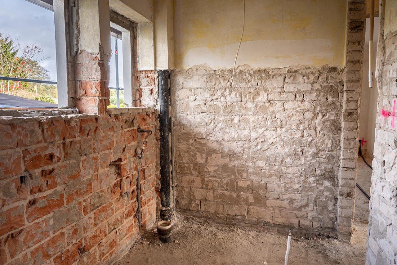 Freigelegtes Mauerwerk nach Rückbau