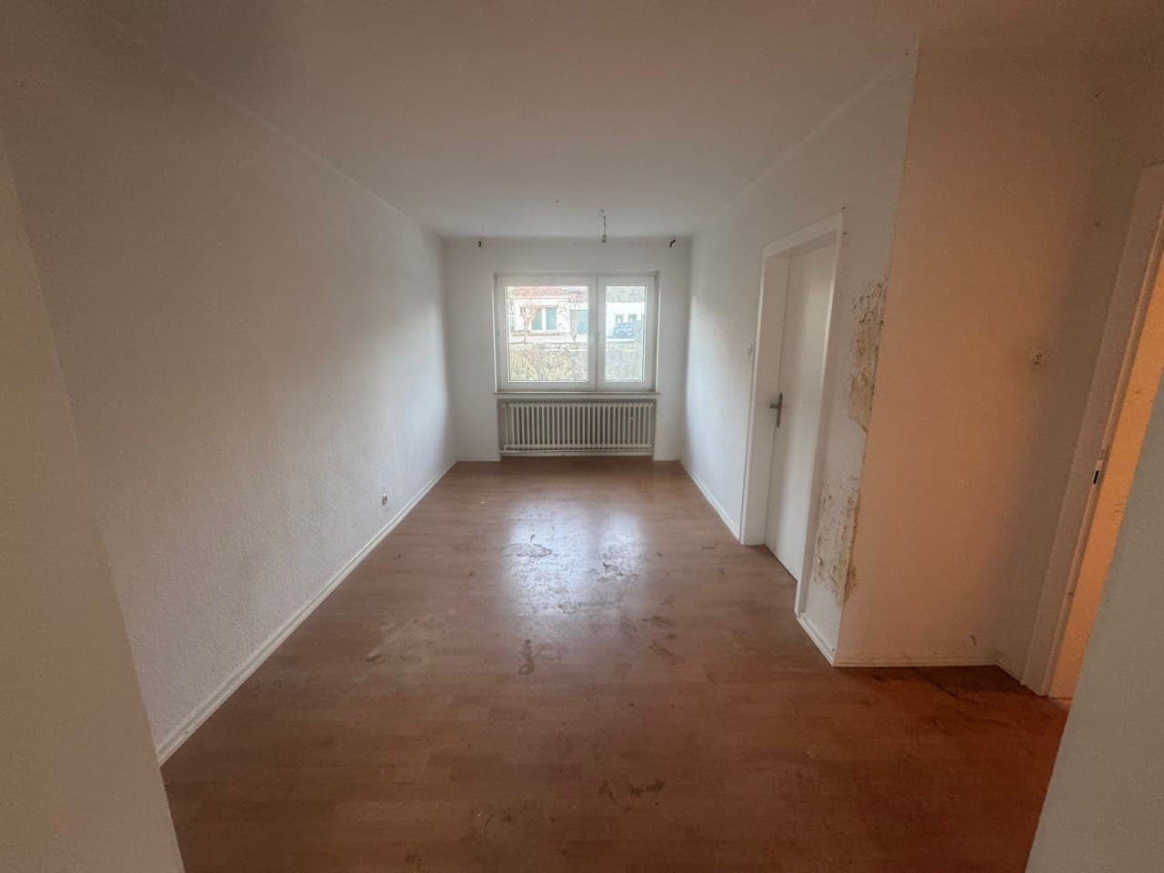 Messie-Wohnung — 2 Zimmer — Bild 3